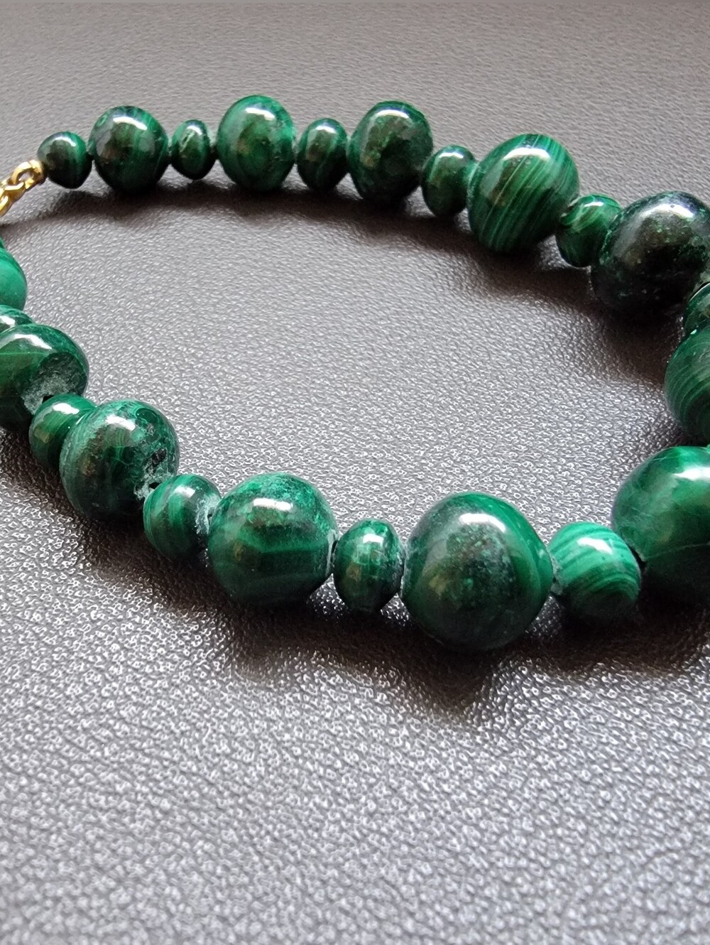 Vintage Genuine Malachite Beaded Bracelet | Graduated Green Stone Beads - Picture 6 of 9